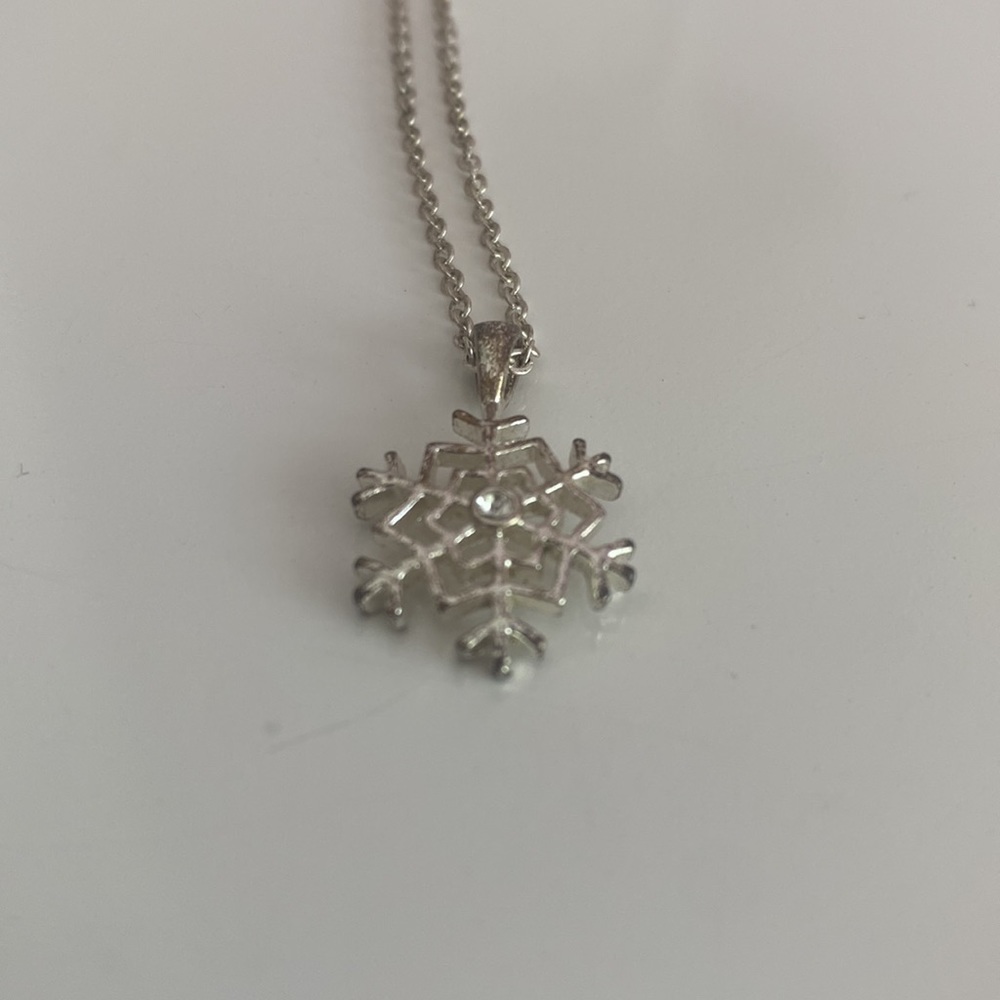 Snowflake necklace - Picture 3 of 6